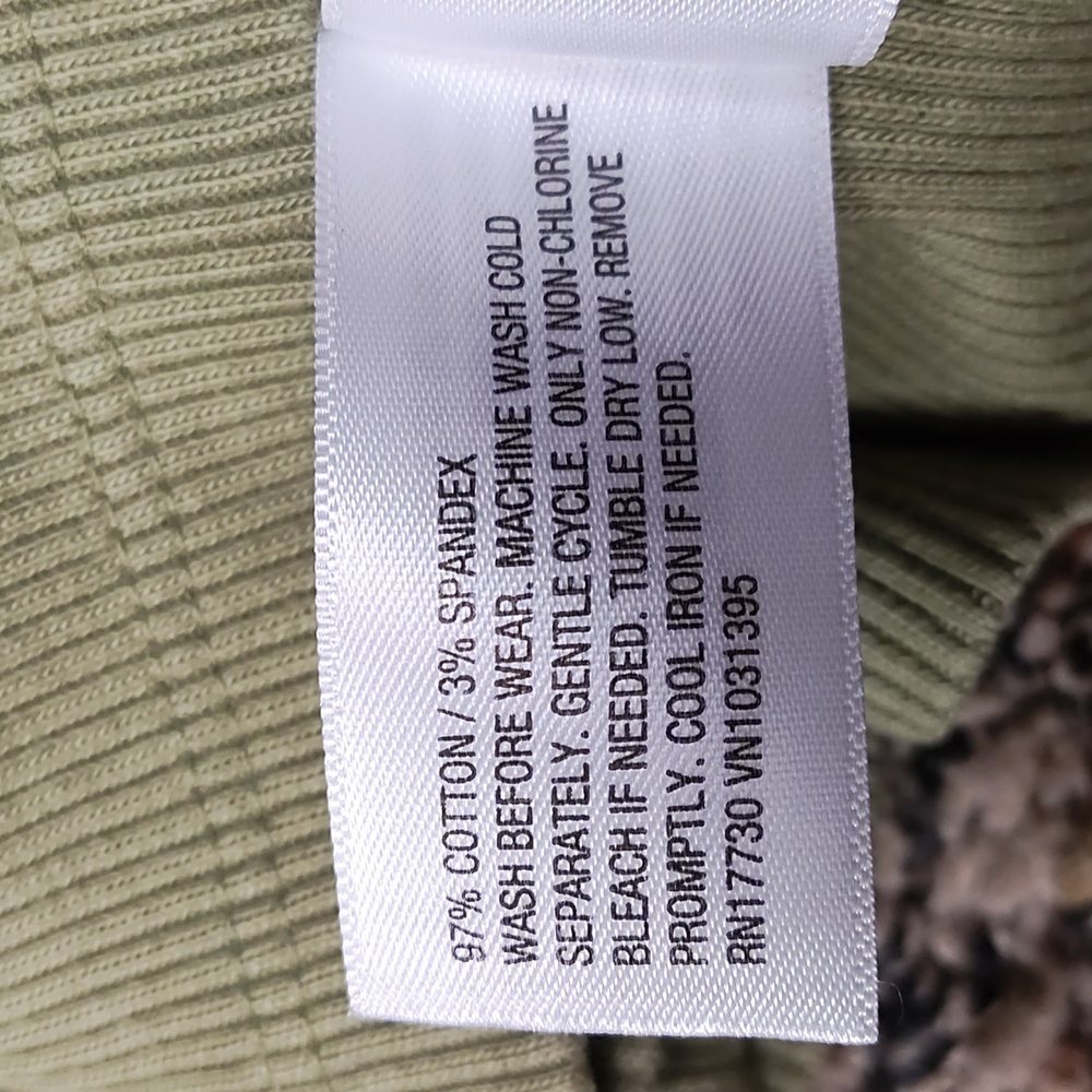 Universal Thread | Women's Green Ribbed Tank Top - Picture 4 of 5
